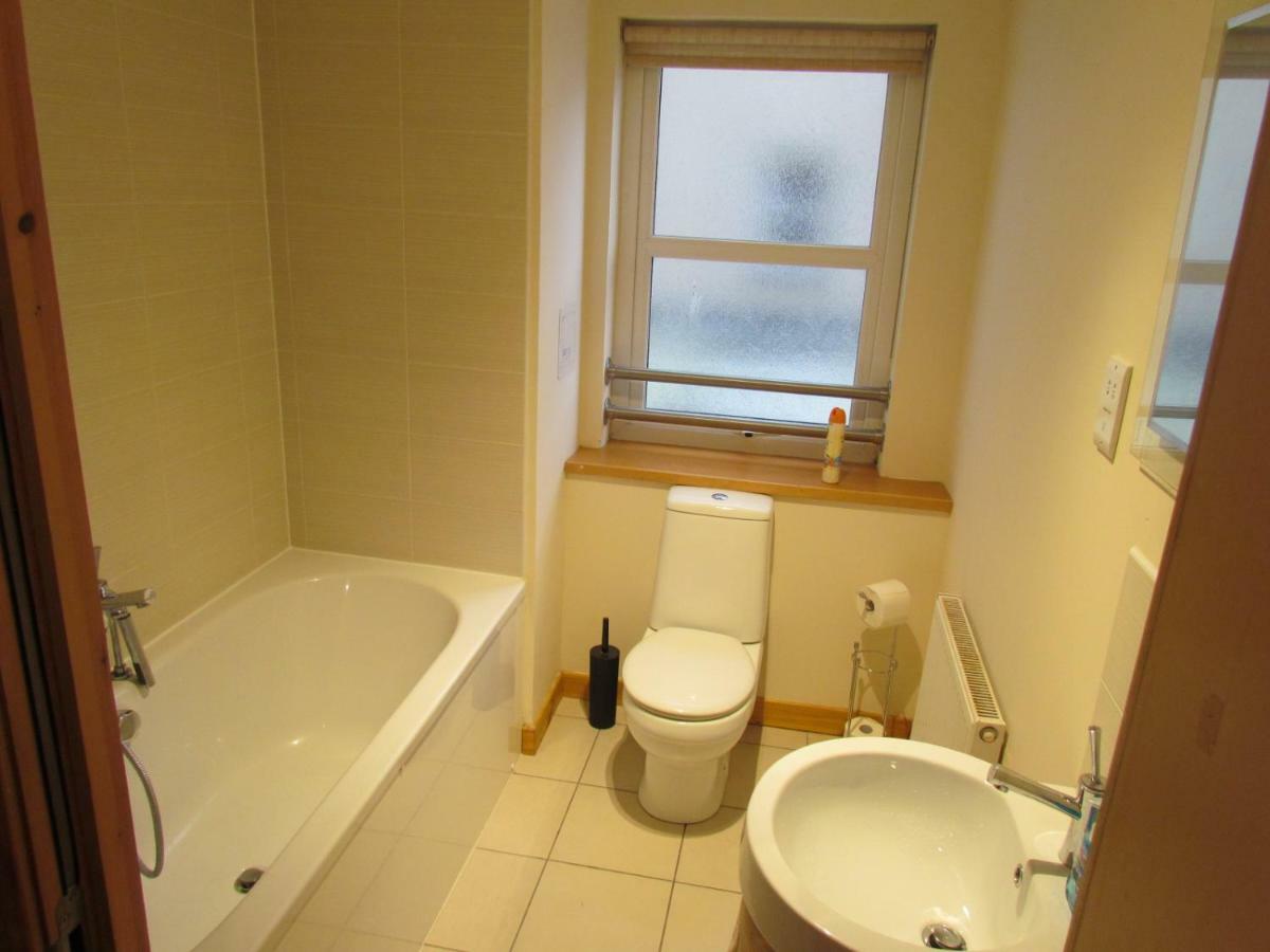 Farraline Court Apartment Инвернес Екстериор снимка