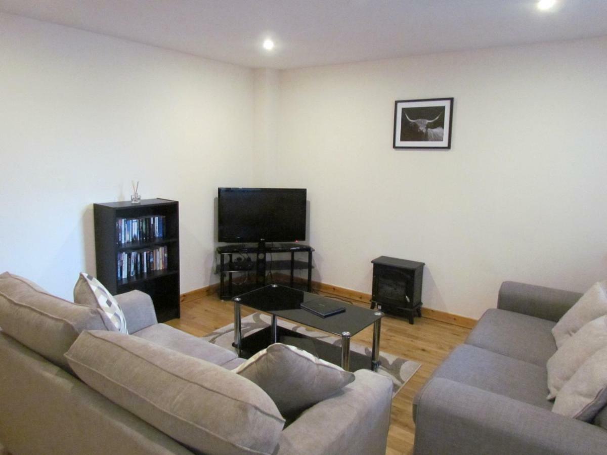 Farraline Court Apartment Инвернес Екстериор снимка
